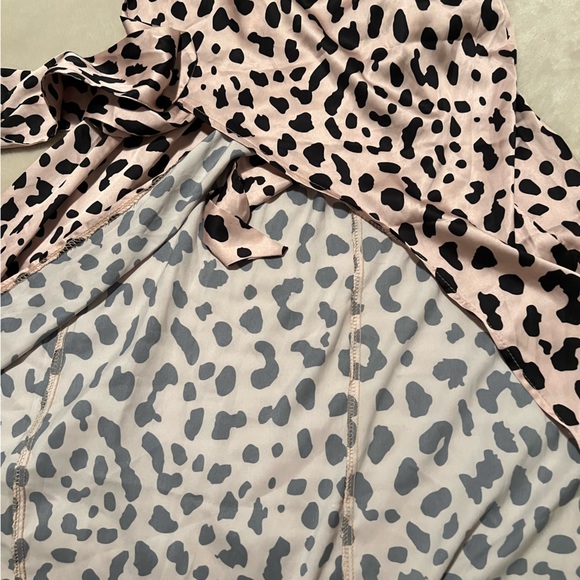 Showpo leopard skirt - Picture 5 of 7